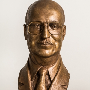 Bust of Mario Pifarré Riera - 11-23-2010