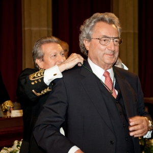 Medal of honour to Dr. Dieter Hundt - 05-09-2011