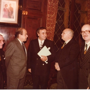  Academicos junto al M.H. president de la generalitat de catalunya Jordi Pujol, 12 de Diciembre de 1985 - 12/12/1985