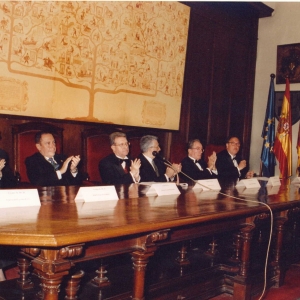 Ingreso de Rodríguez Castellanos como académico correspondiente nacional para LA RIOJA, 29/04/2002  - 29/04/2002