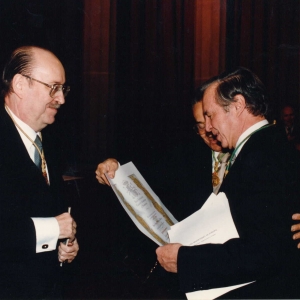 Ingreso del Excmo.Sr.D.José Ángel Sánchez Asiaín, 30 de noviembre de 1994 - 30/11/1994